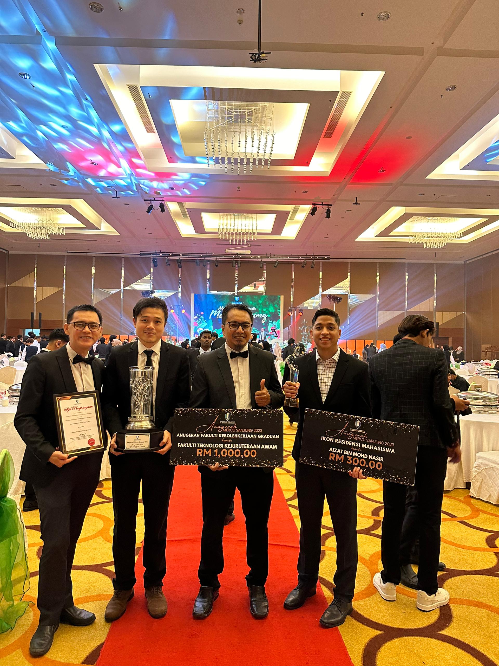 Tahniah diucapkan kepada FTKA, UMPSA di atas penerimaan Anugerah Fakulti Kebolehkerjaan Graduan di dalam Anugerah Mercu Sanjung (MARS) yang telah diadakan pada 18 Mei 2024 di Hotel Zenith, Kuantan, Pahang